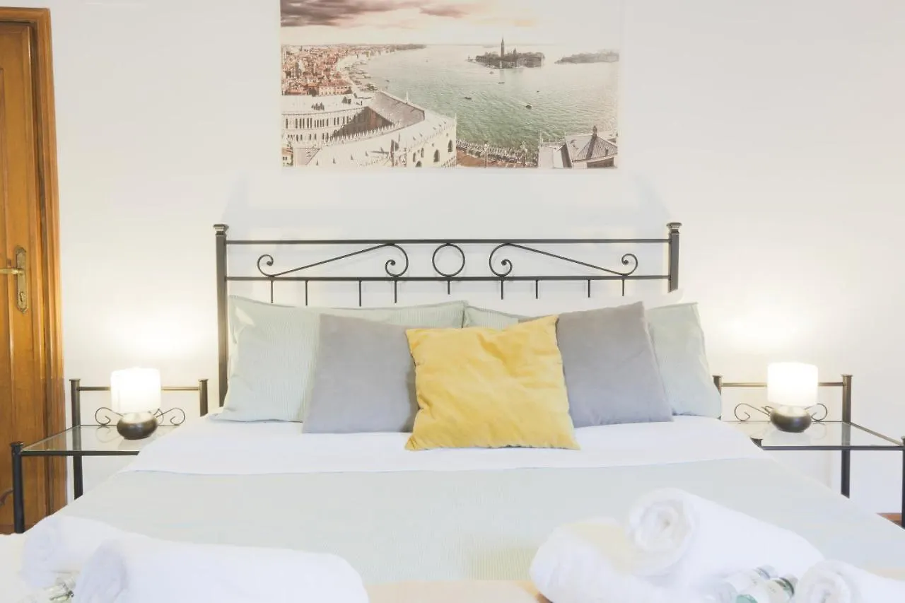 Santa Croce Guest House Venedig