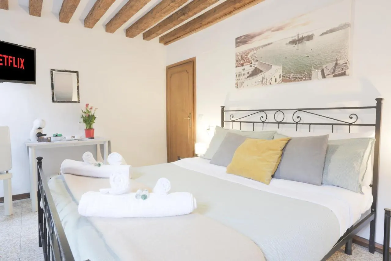 Santa Croce Guest House Venedig 0*,