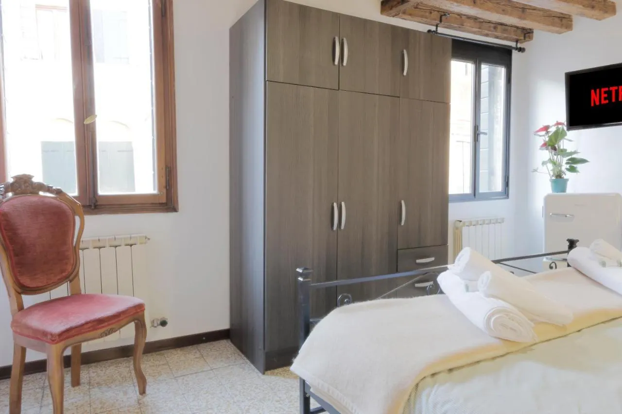 Santa Croce Guest House Venedig